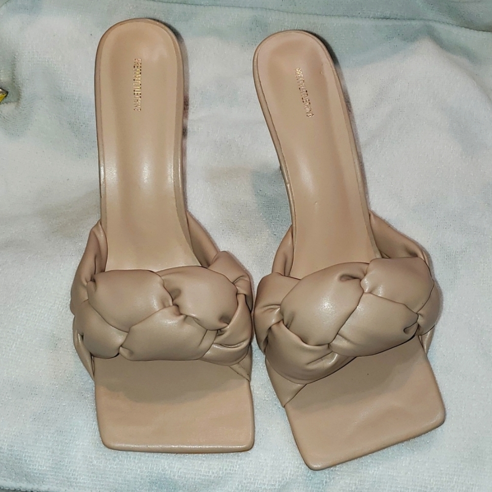 Pretty Little Thing Slippers